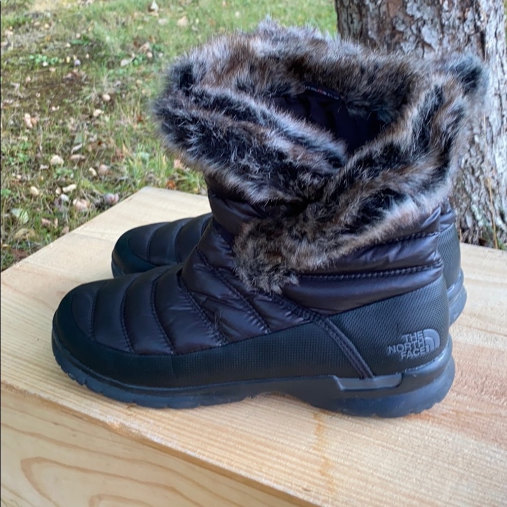 The North Face ThermoBall 11 Quilted Winter Boots - Picture 5 of 11